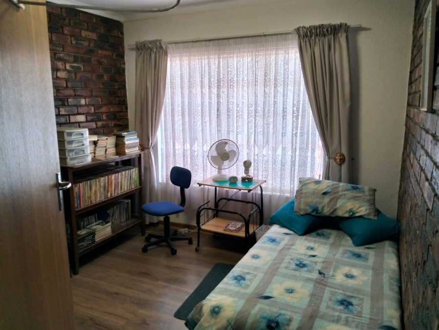 3 Bedroom Property for Sale in Orkney Park North West